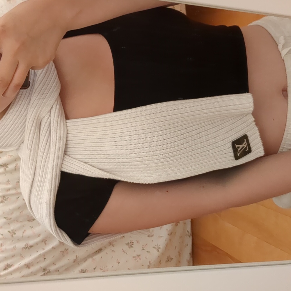 Louis Vuitton White Ribbed Scarf with Logo